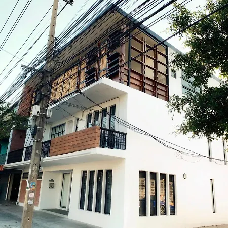 Piti Haus Hotel